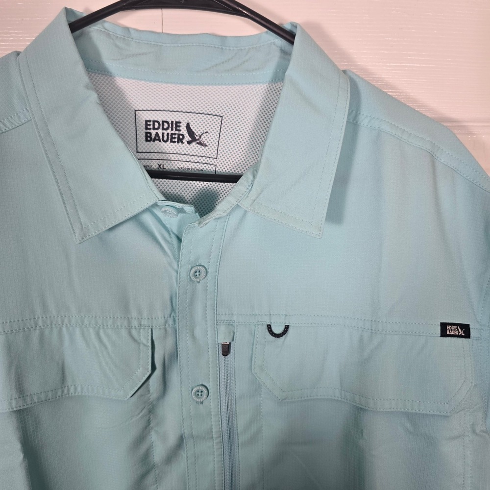 Eddie Bauer Men's XL Light Blue Vented Fishing Utility Shirt Short Sleeve NWTs